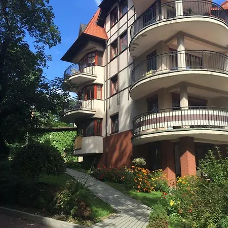 Apartament ,,Cesarski Dwor” Krynica Morska Exterior foto
