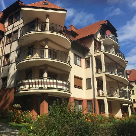 Apartament ,,Cesarski Dwor” Krynica Morska Exterior foto